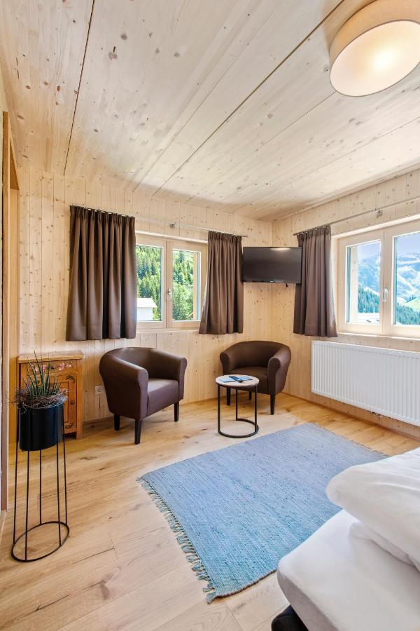 مبيت وإفطار Schröcken Haus Berghof المظهر الخارجي الصورة