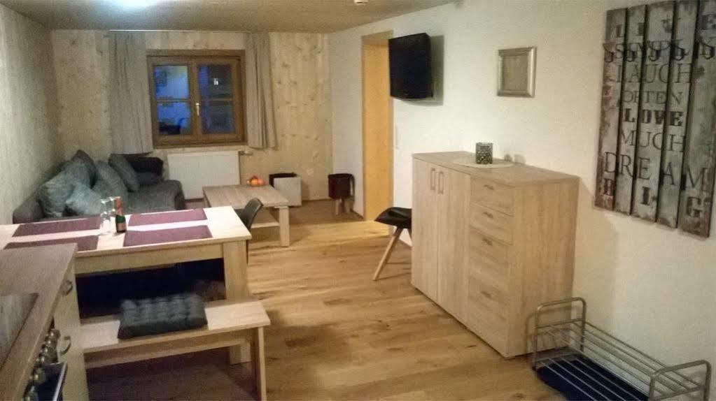 مبيت وإفطار Schröcken Haus Berghof المظهر الخارجي الصورة